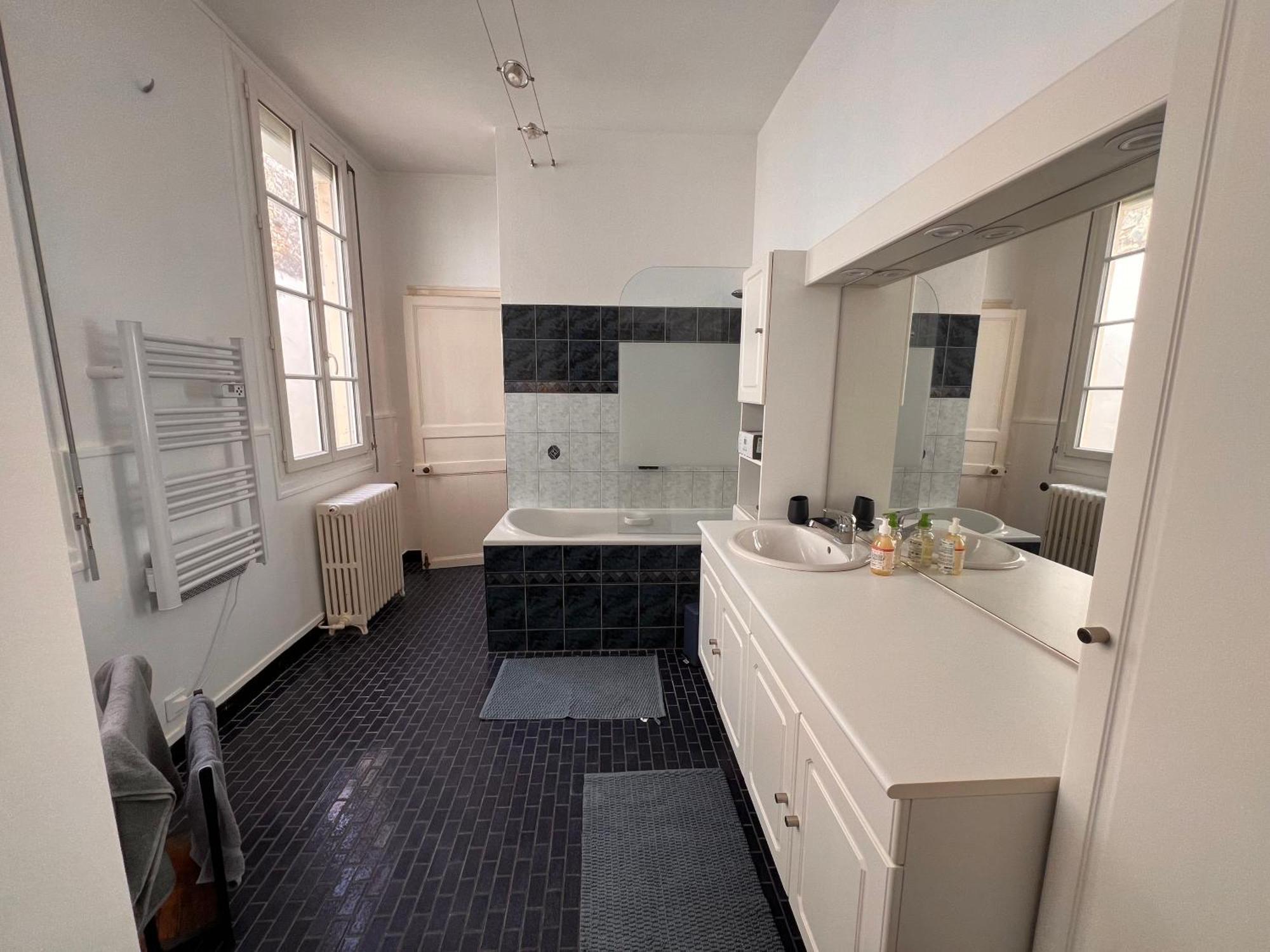 La Colbertine - Charming Apartment In Place Colbert 罗什福尔 外观 照片