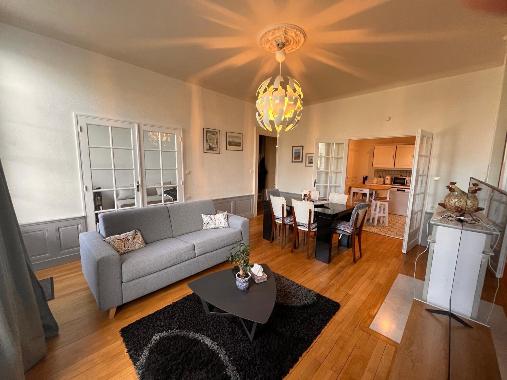 La Colbertine - Charming Apartment In Place Colbert 罗什福尔 外观 照片